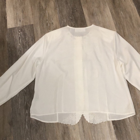 Vintage White Embroidered Top by Claudia Richard - Picture 7 of 10